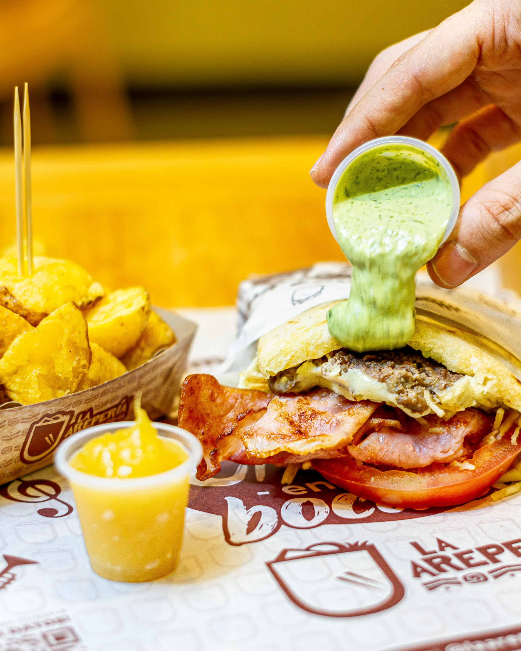 Arepa Hamburguesa Especial